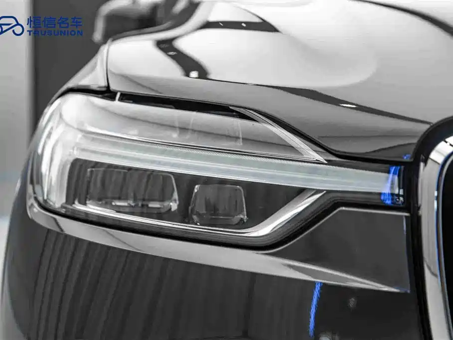 Volvo XC60 2019 — фото 10