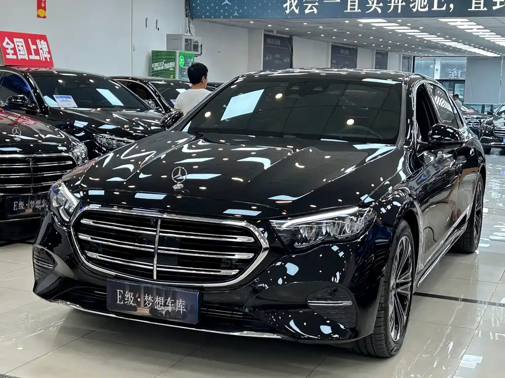 Mercedes-Benz E-Class 2025 — фото 3