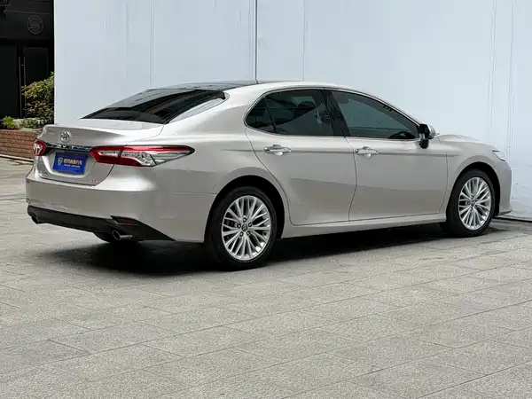 Toyota Camry 2021
