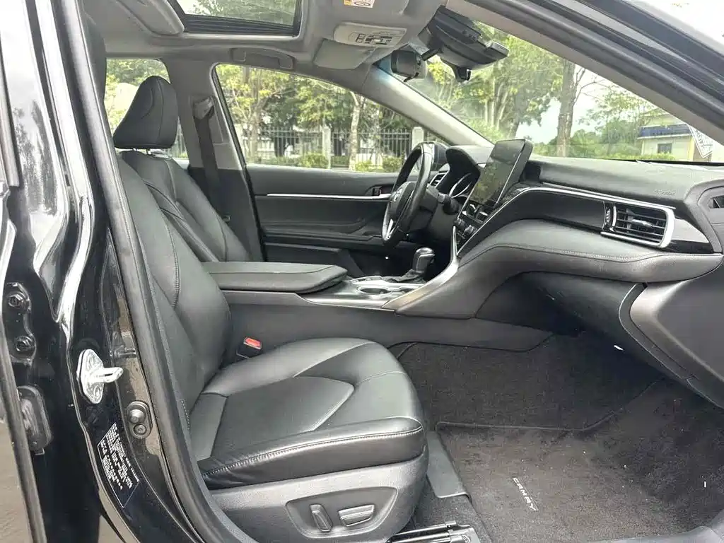 Toyota Camry 2022 — фото 10
