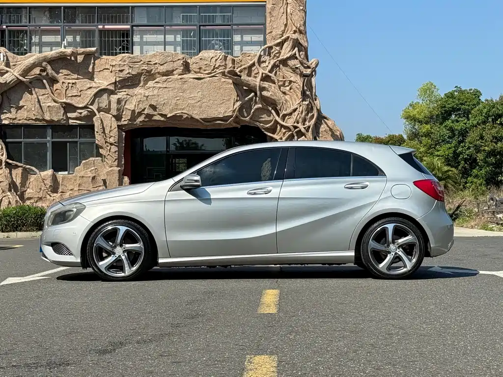 Mercedes-Benz A-Class 2013 — фото 2