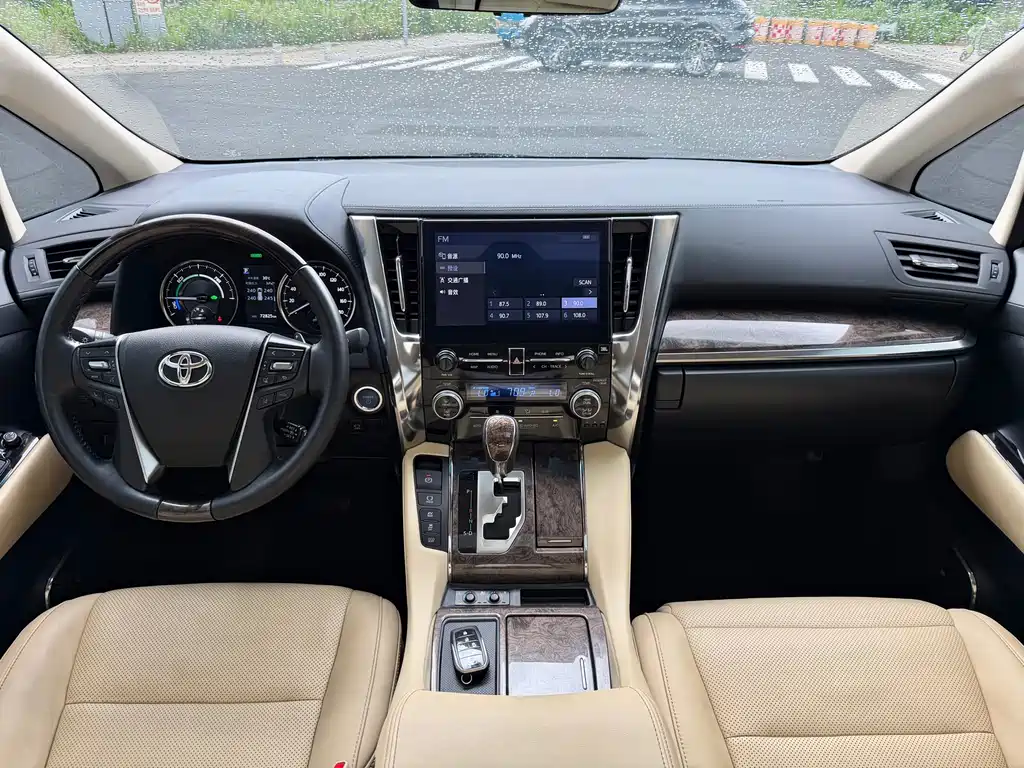 Toyota Vellfire 2022 — фото 12