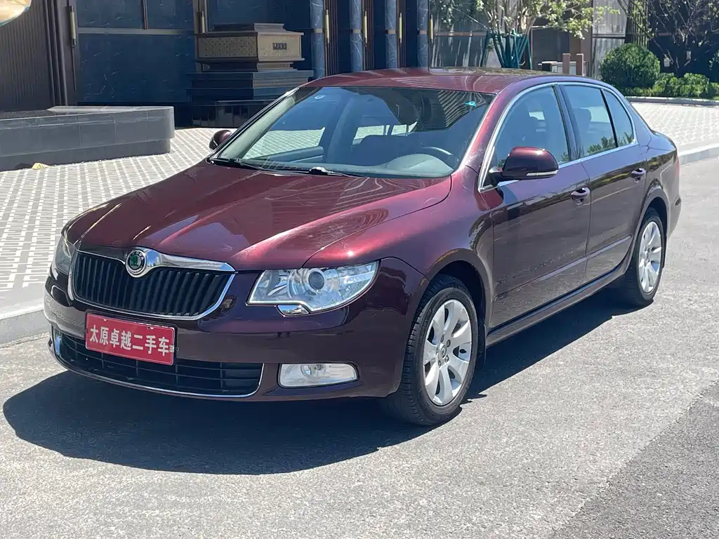 Skoda Superb 2012 — фото 1