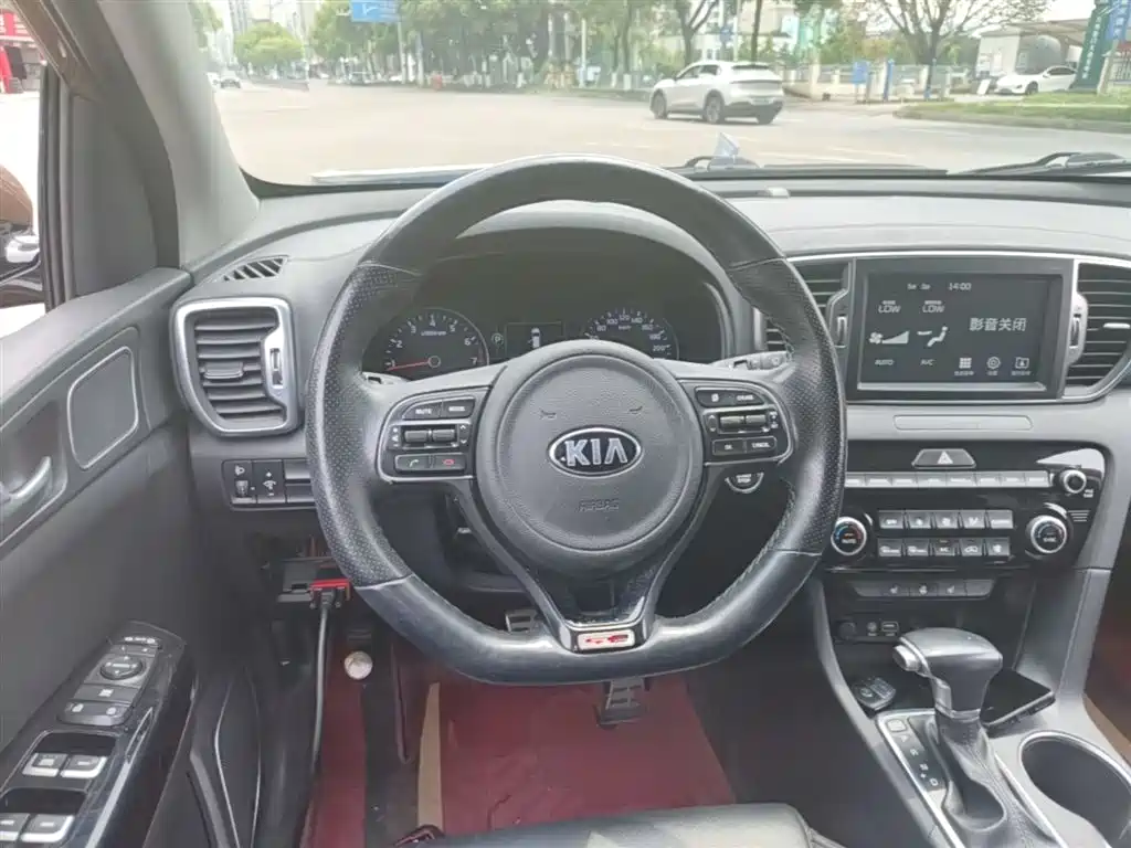 Kia KX5 2017 — фото 11