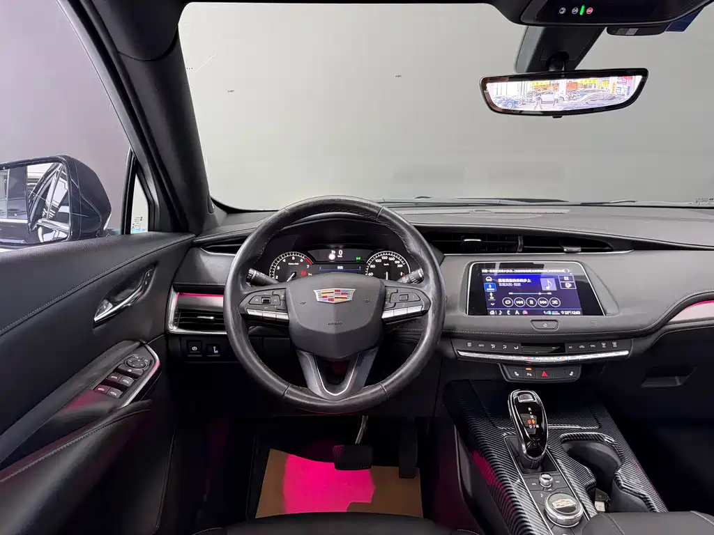 Cadillac XT4 2020 — фото 12
