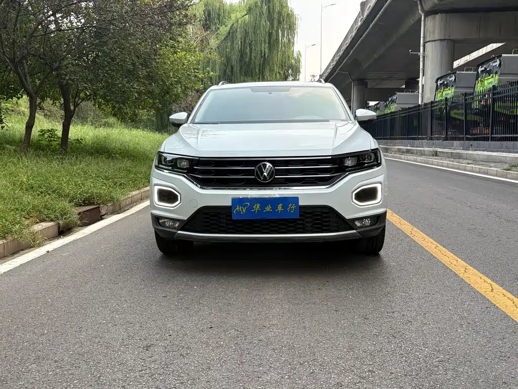 Volkswagen T-Roc 2021 — фото 2