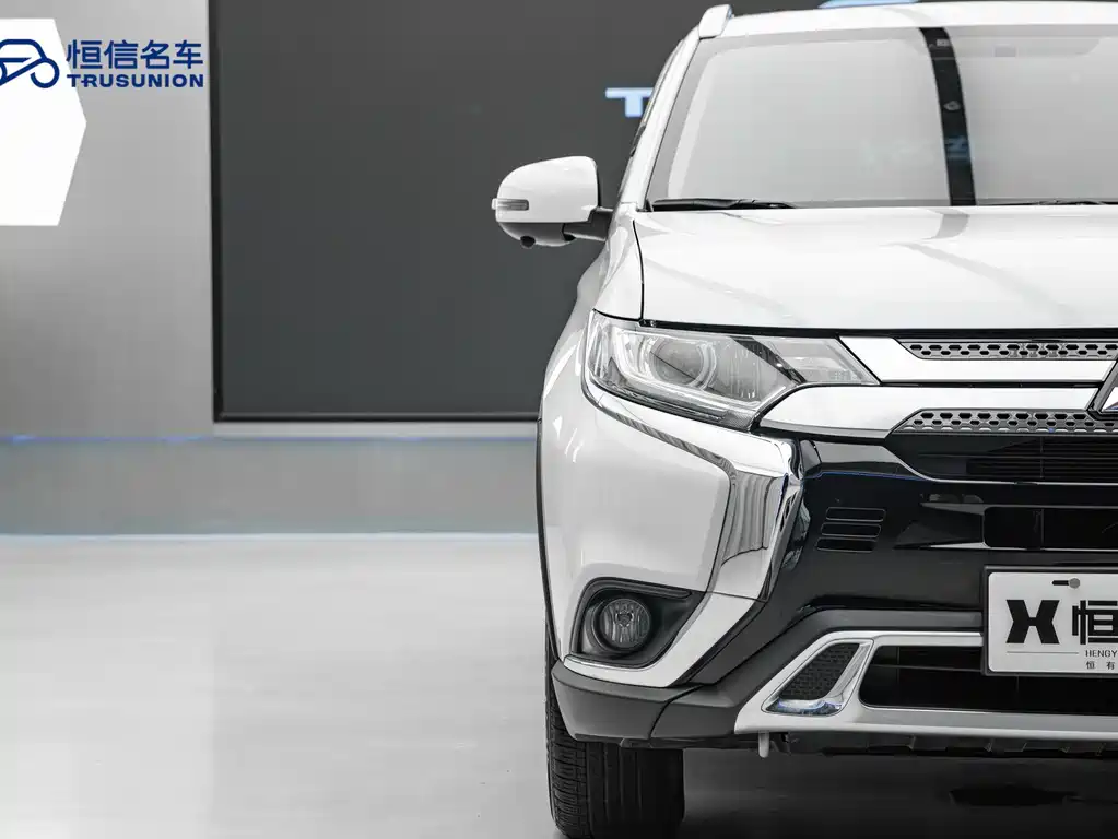 Mitsubishi Outlander 2020 — фото 9