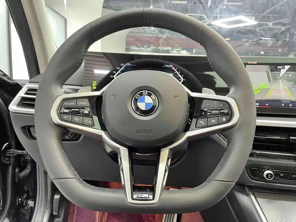 BMW 3 Series 2025 — фото 17