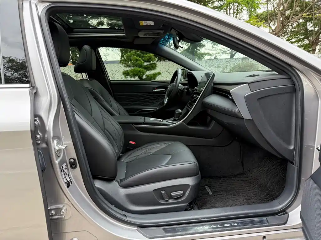 Toyota Avalon 2019 — фото 24