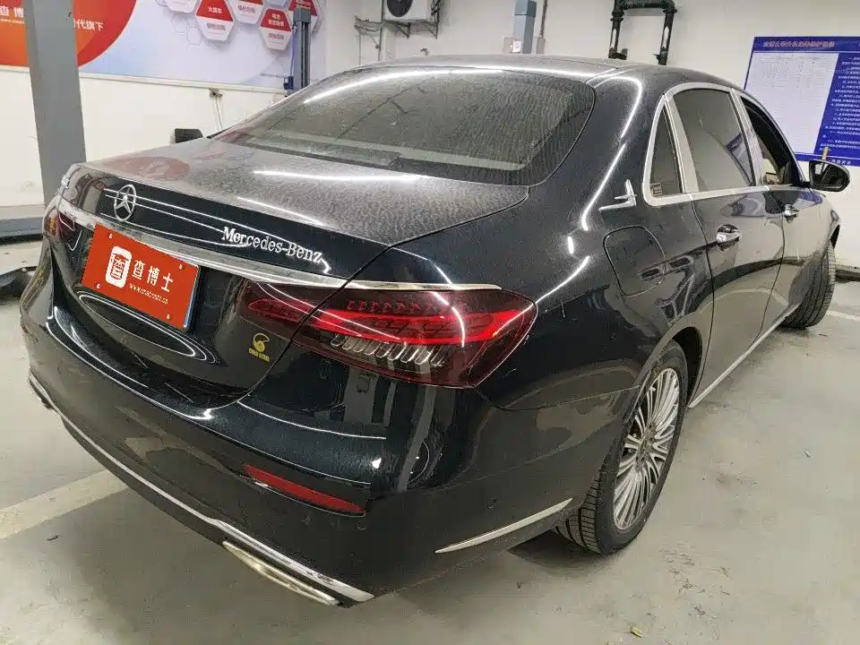 Mercedes-Benz E-Class 2022 — фото 11