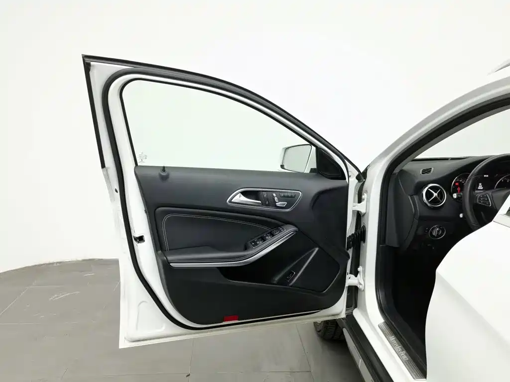 Mercedes-Benz GLA 2017 — фото 8