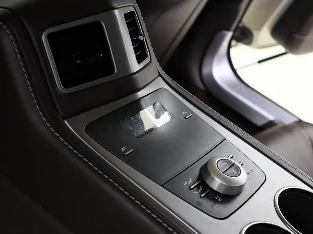 Aston Martin Rapide 2011 — фото 7