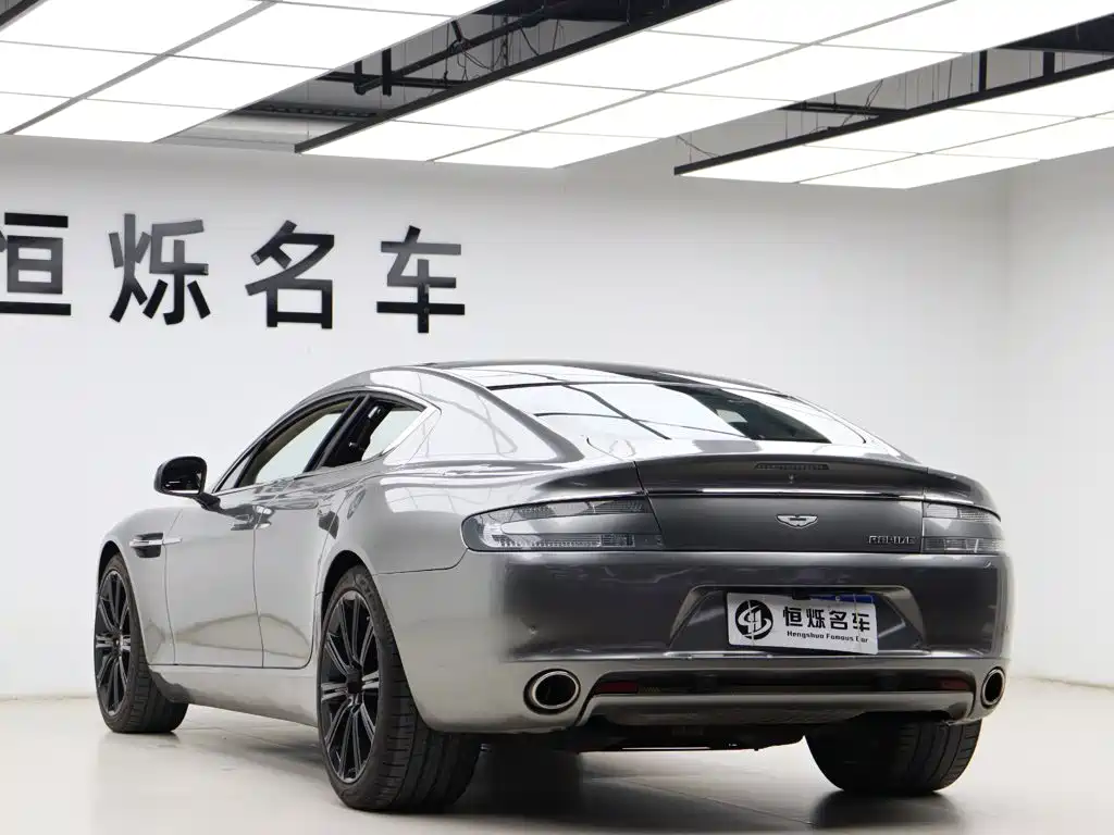 Aston Martin Rapide 2011 — фото 17