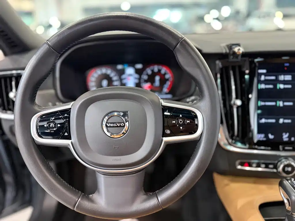 Volvo V90 2019 — фото 15