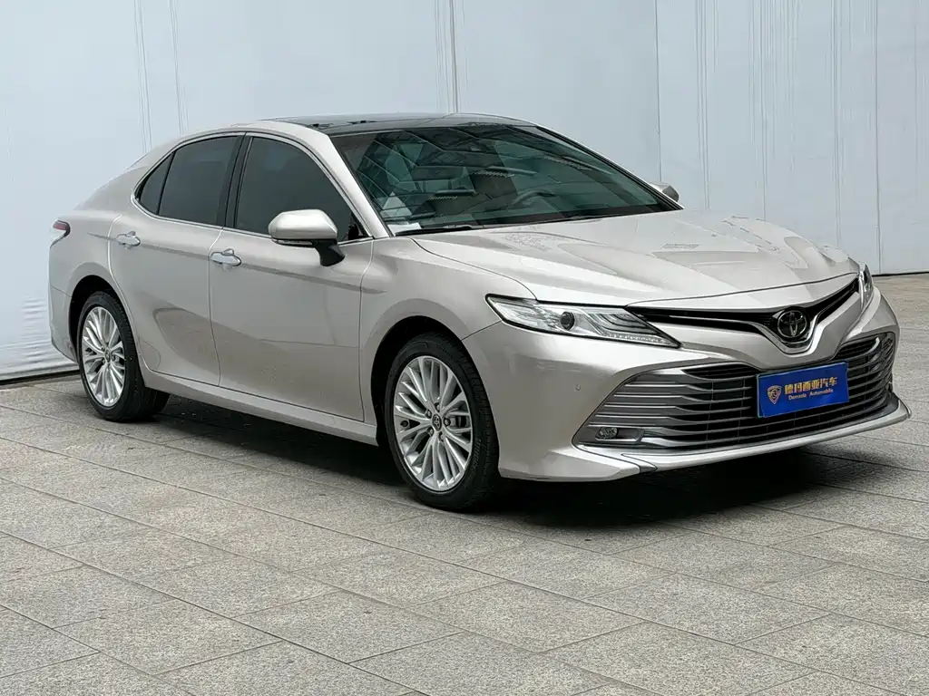 Toyota Camry 2021 — фото 3