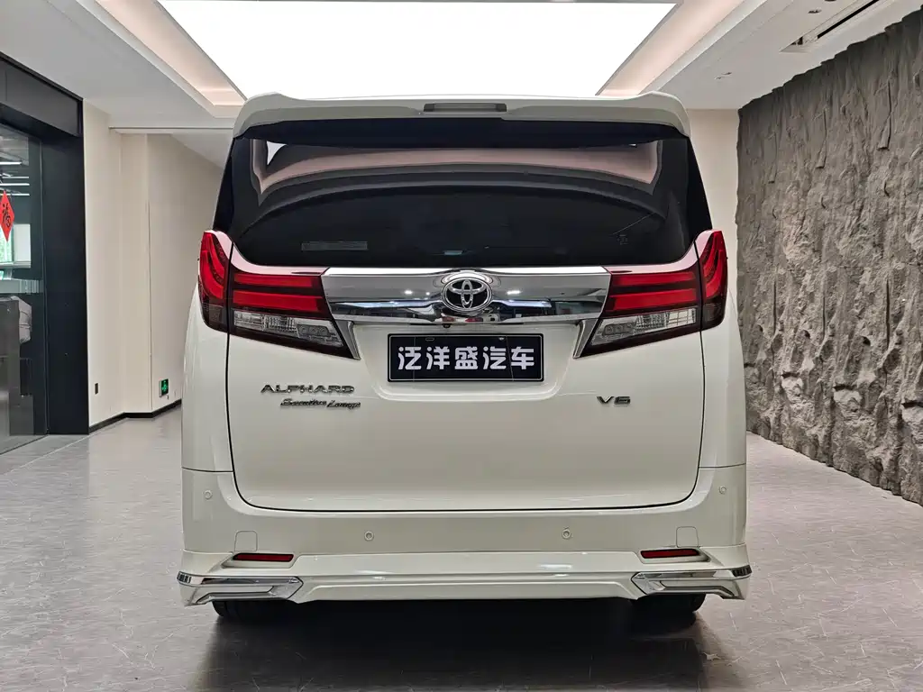 Toyota Alphard 2018 — фото 12