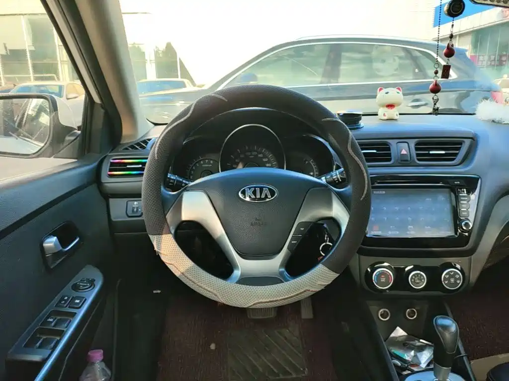 Kia K2 2015 — фото 11