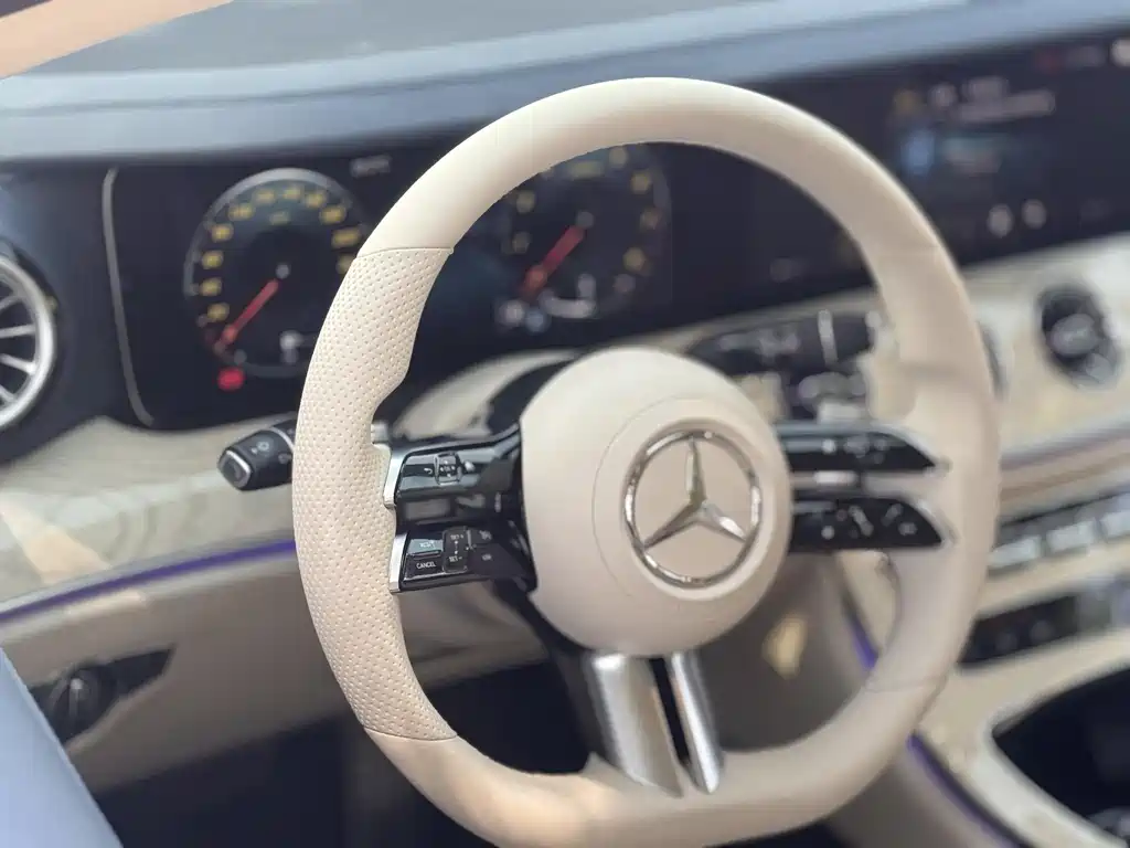 Mercedes-Benz E-Class 2023 — фото 10