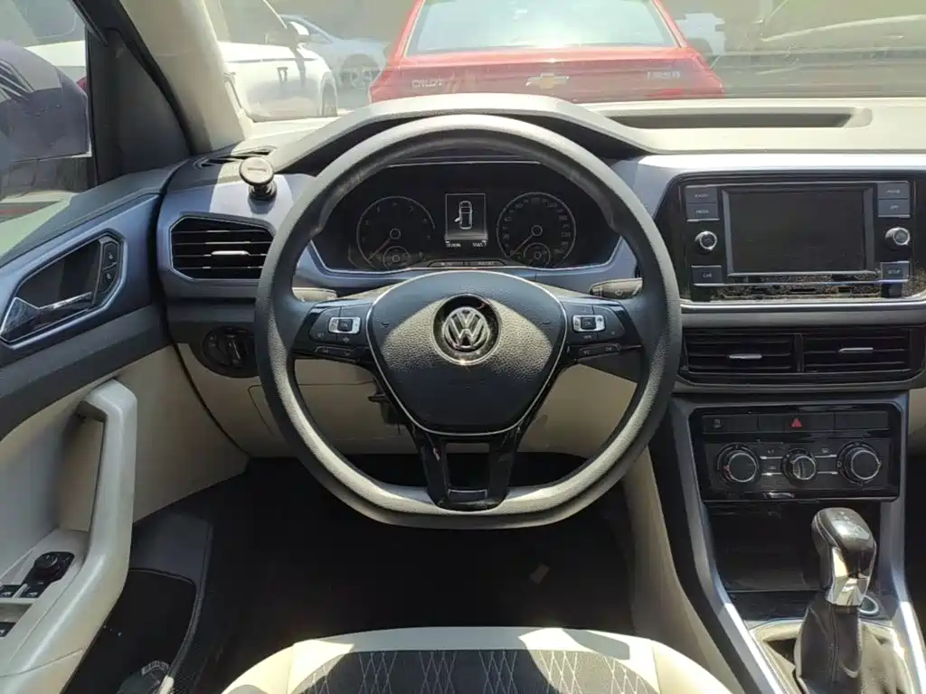 Volkswagen T-Cross 2020 — фото 11