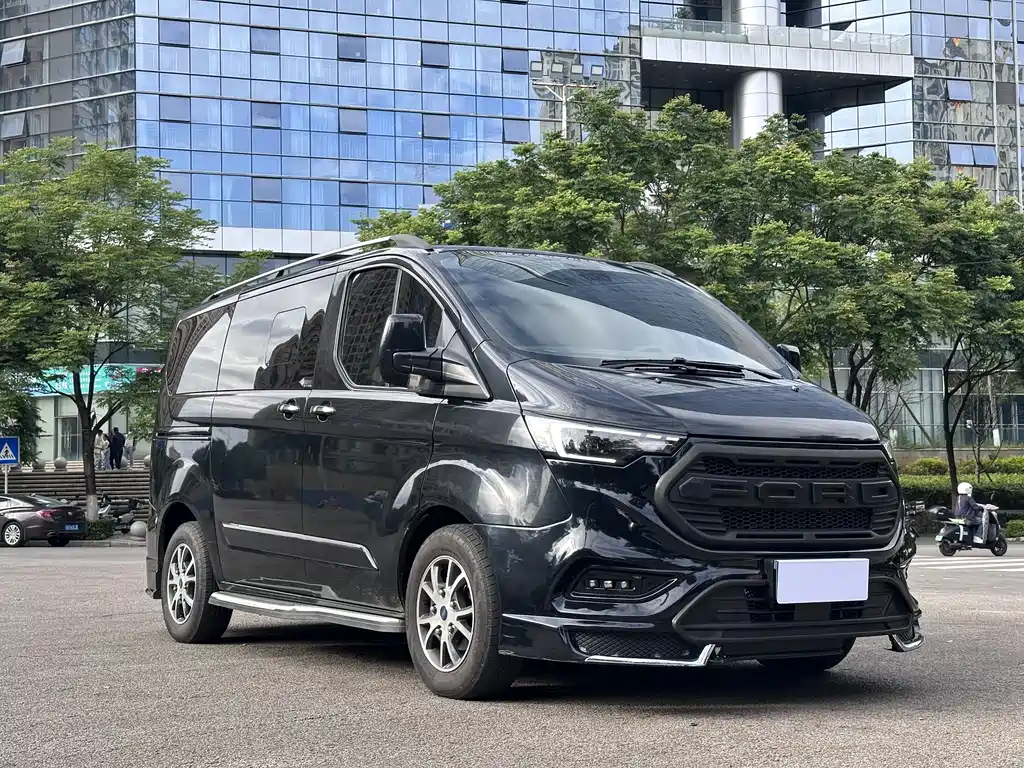Ford Tourneo 2023 — фото 3