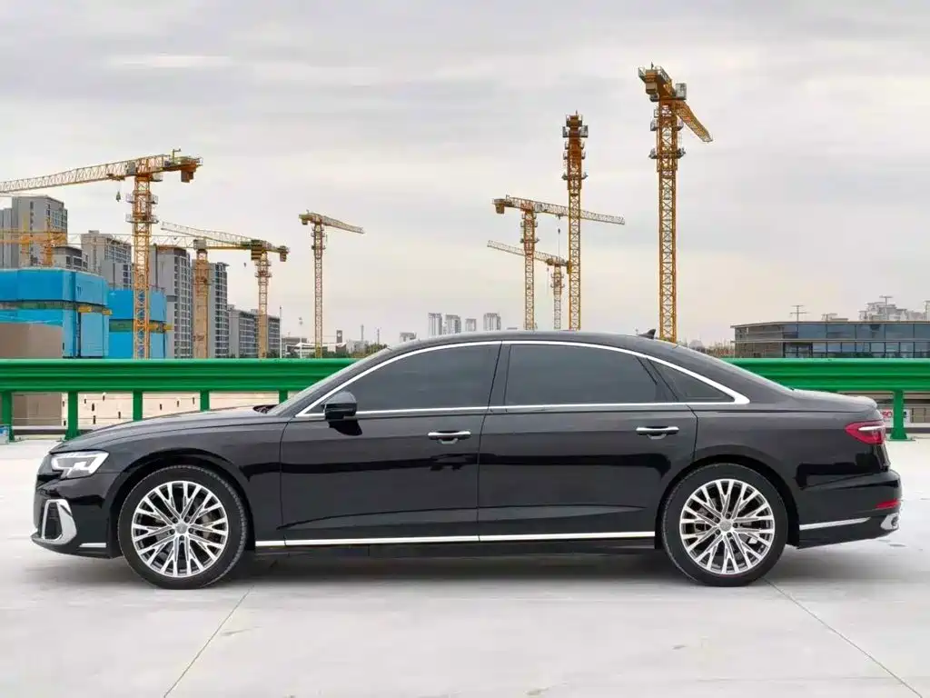 Audi A8 2023 — фото 3