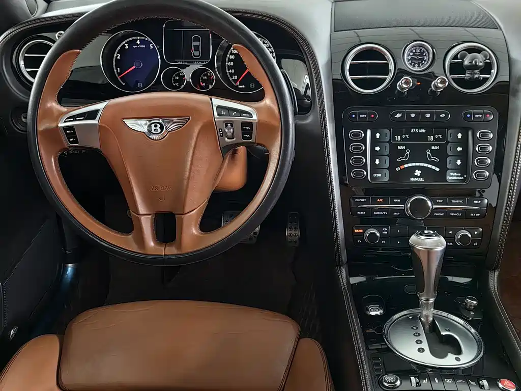 Bentley Flying Spur 2010 — фото 11