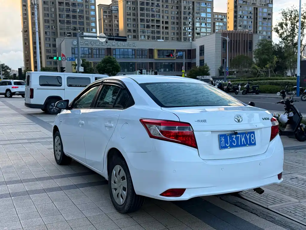 Toyota Vios 2014 — фото 11