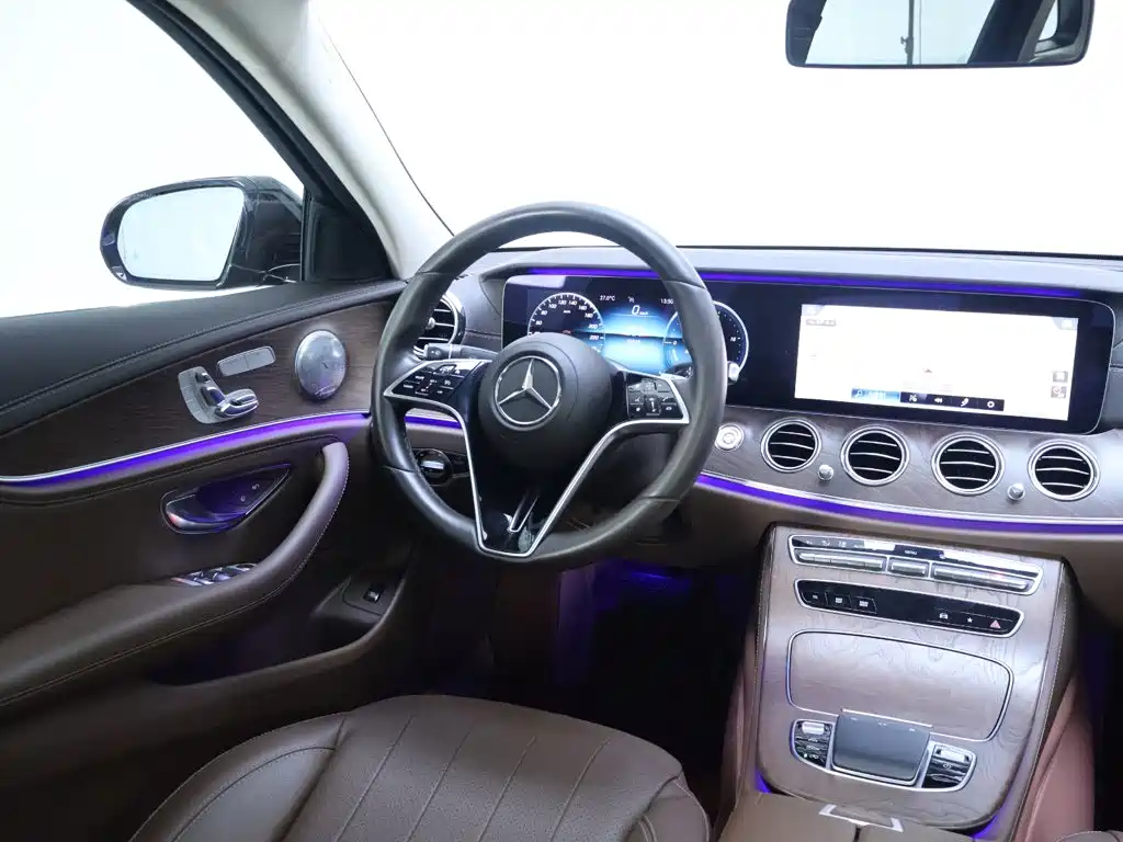 Mercedes-Benz E-Class 2021 — фото 14