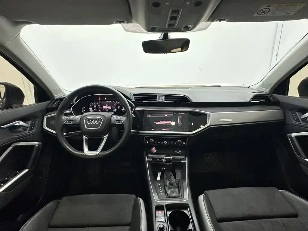 Audi Q3 2022 — фото 10
