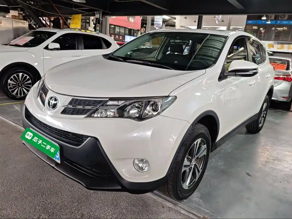 Toyota RAV4 2016 — фото 1