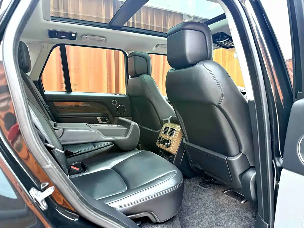Land Rover Range Rover 2019 — фото 8