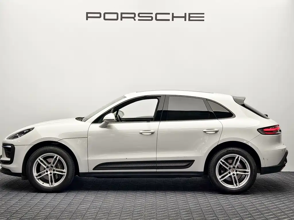 Porsche Macan 2023 — фото 7