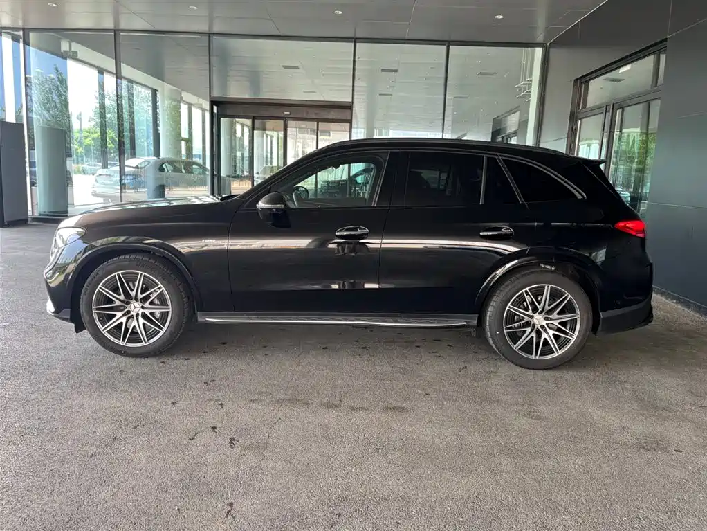 Mercedes-Benz GLC AMG 2025 — фото 4