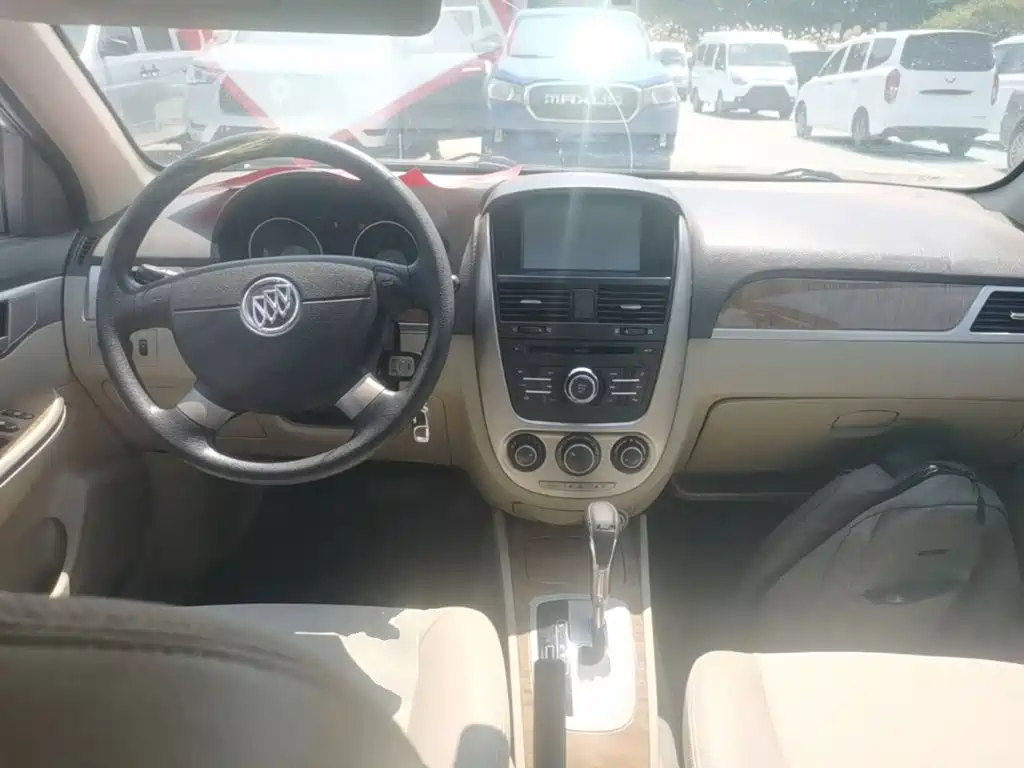 Buick Excelle 2016 — фото 10
