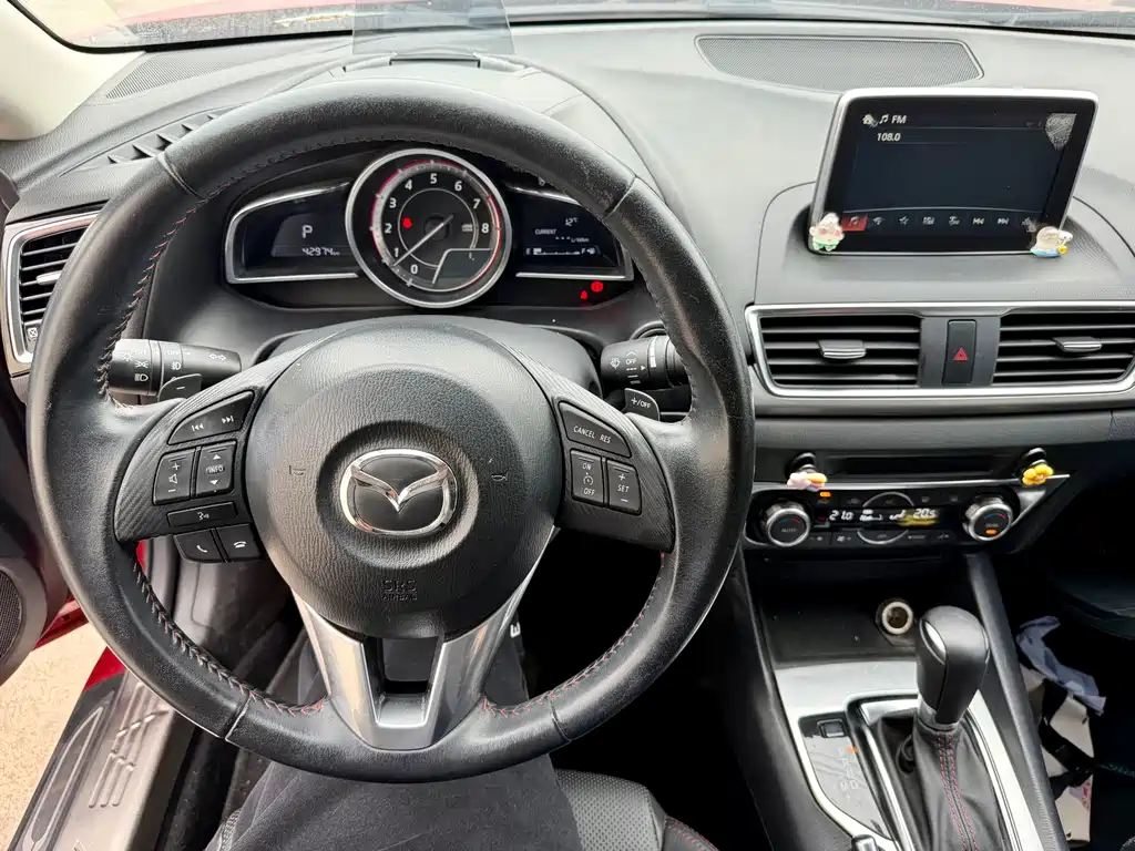 Mazda 3 Axela 2016 — фото 6