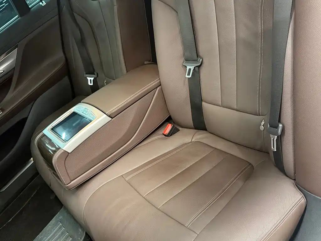 BMW 7 Series 2016 — фото 13