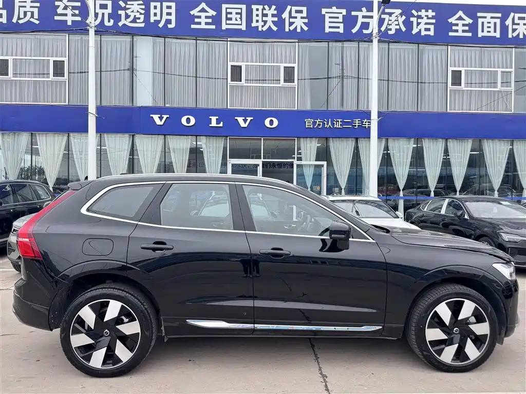 Volvo XC60 PHEV 2024 — фото 3