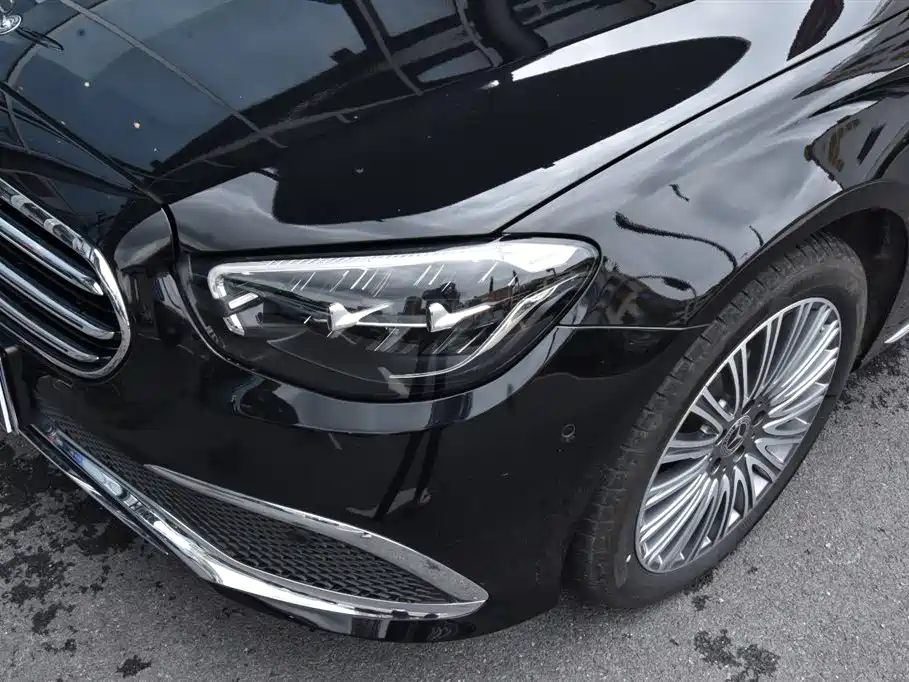 Mercedes-Benz E-Class 2023 — фото 11