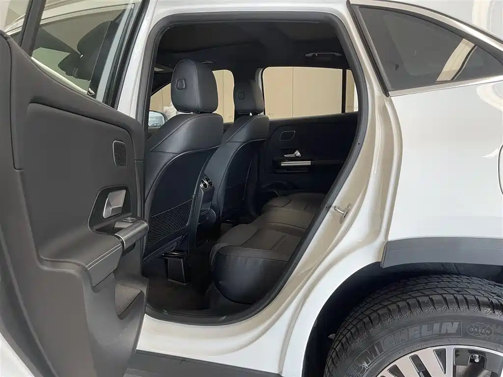 Mercedes-Benz GLA 2024 — фото 18