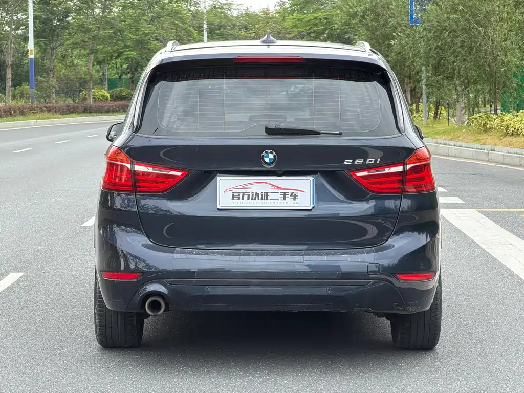 BMW 2 Series Wagon 2019 — фото 18