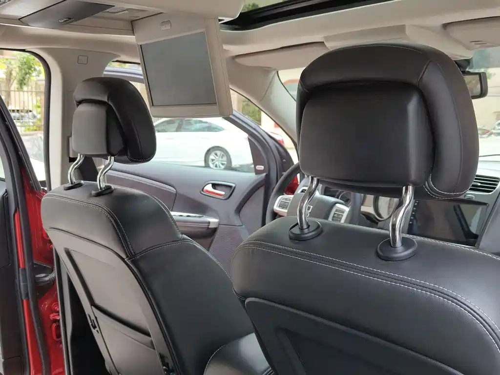 Dodge Journey 2017 — фото 25
