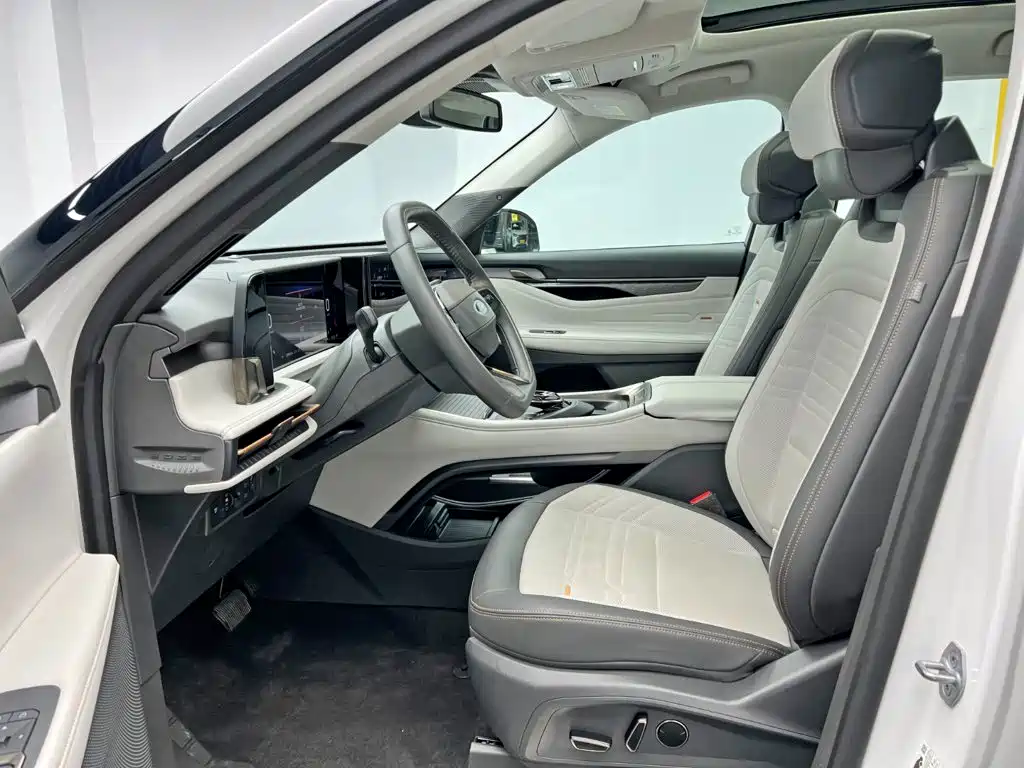 Ford Edge 2023 — фото 15