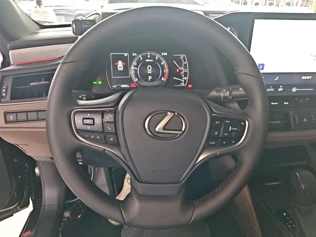 Lexus ES 2026 — фото 11