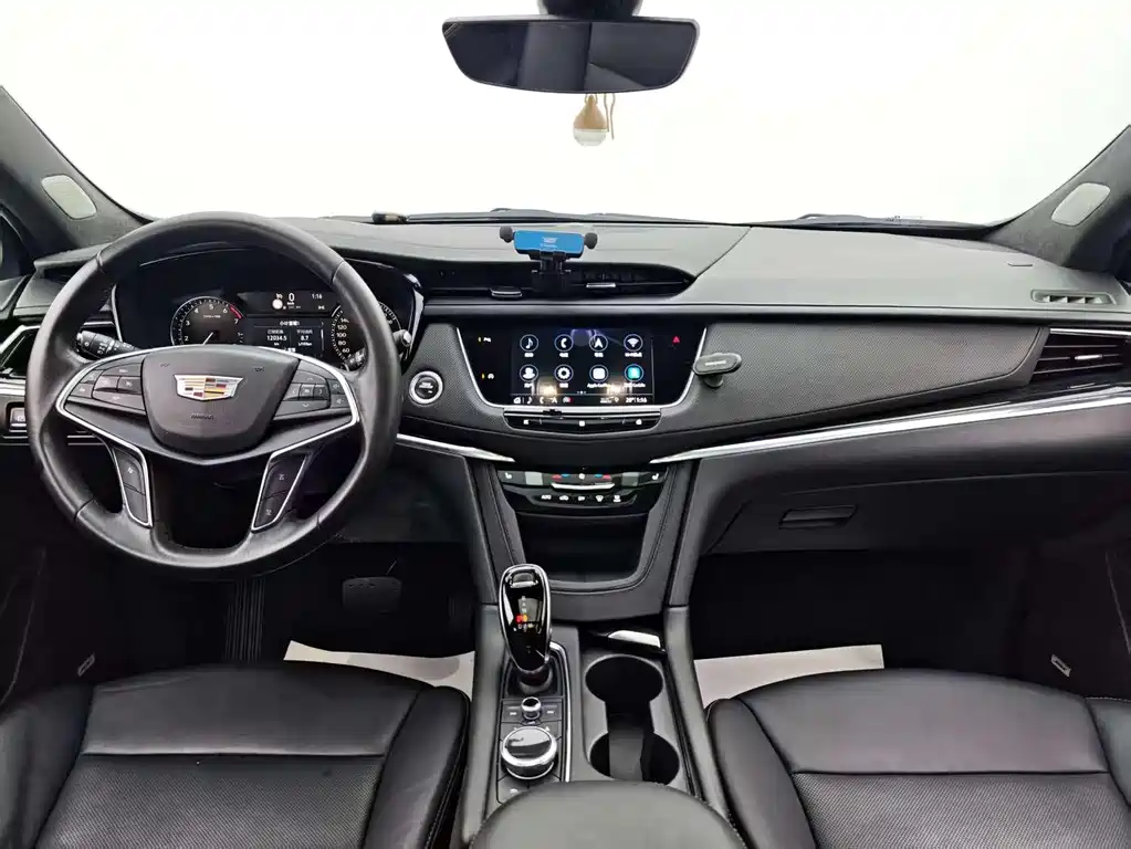 Cadillac XT5 2020 — фото 6