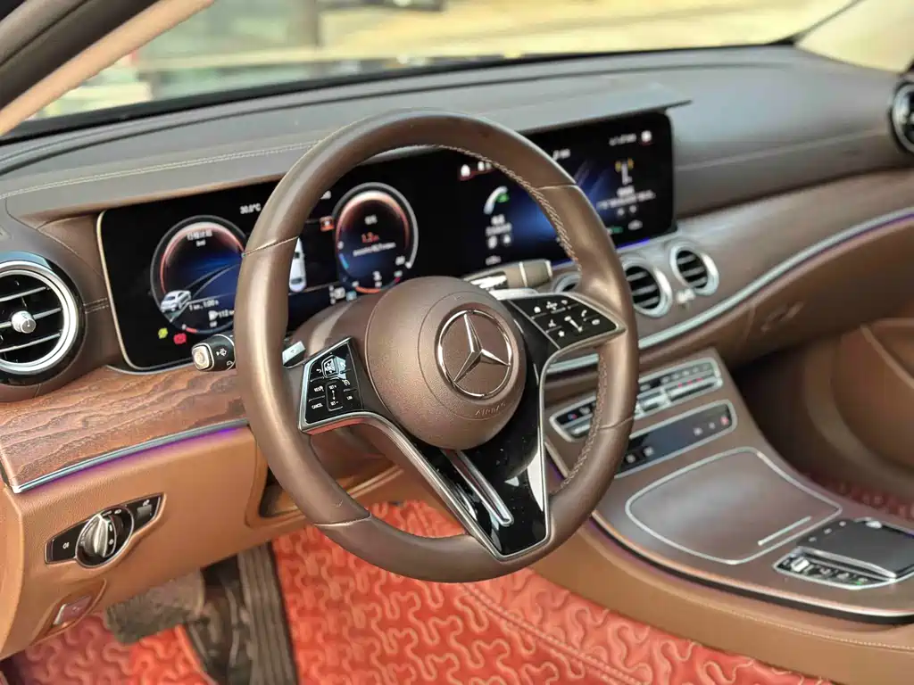 Mercedes-Benz E-Class 2022 — фото 21
