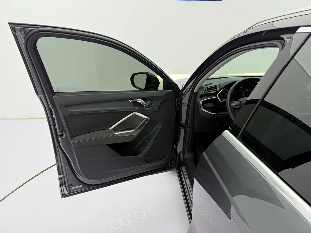 Audi Q3 2022 — фото 23