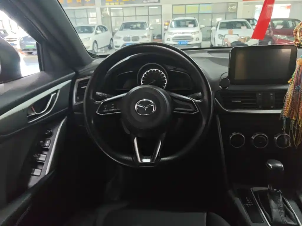Mazda CX-4 2019 — фото 11