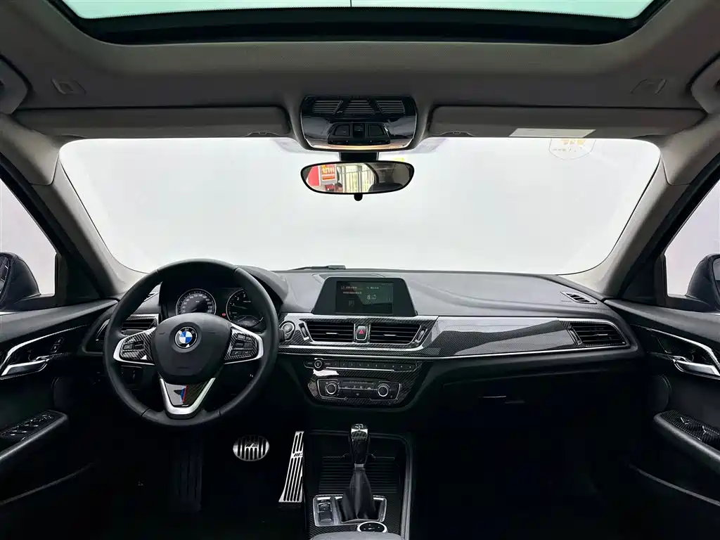 BMW 1 Series 2019 — фото 8