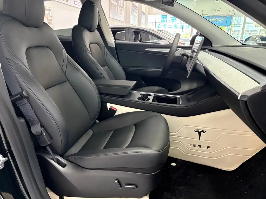 Tesla Model Y 2023 — фото 9