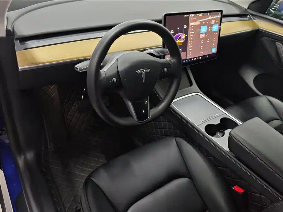 Tesla Model Y 2022 — фото 12
